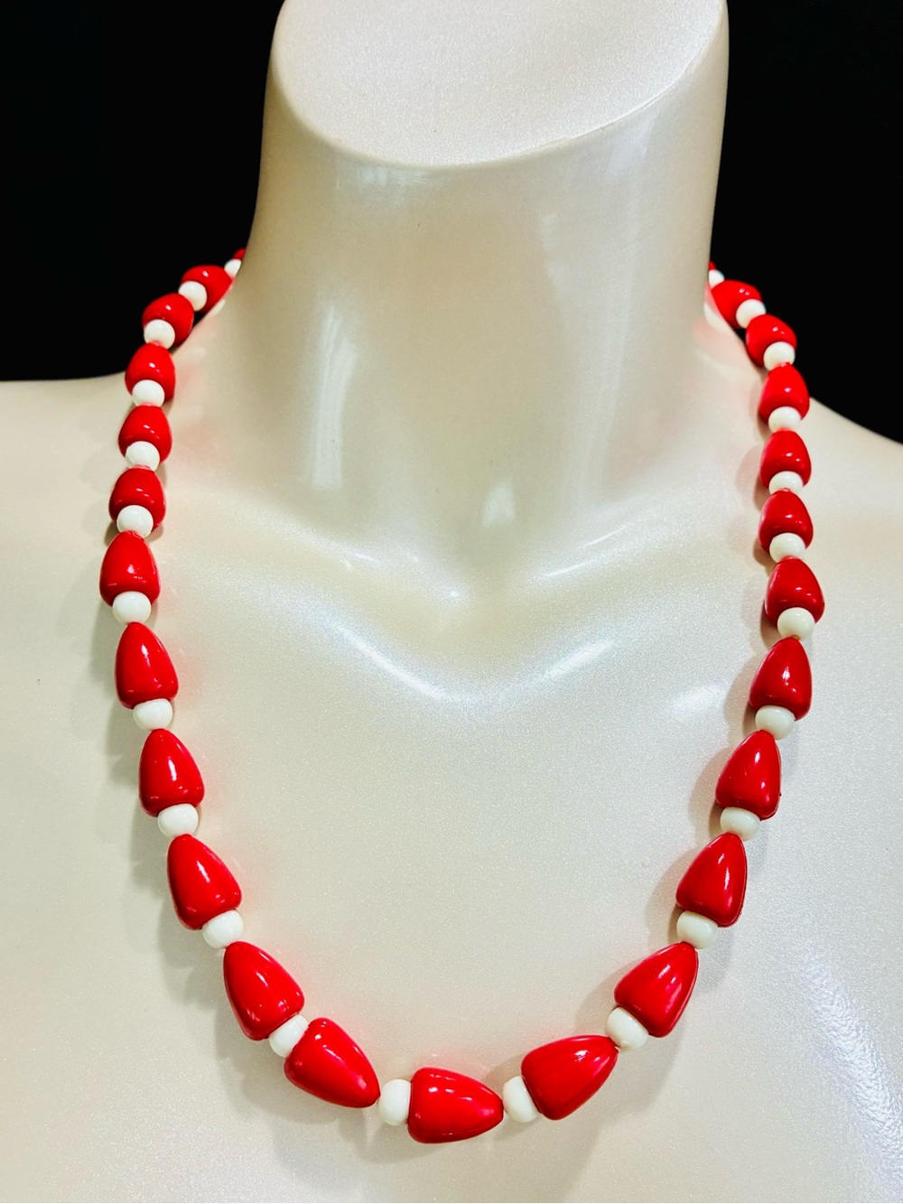 VTG Lucite Red and White Bead MCM Necklace - Retro Women’s Jewelry Lightweight